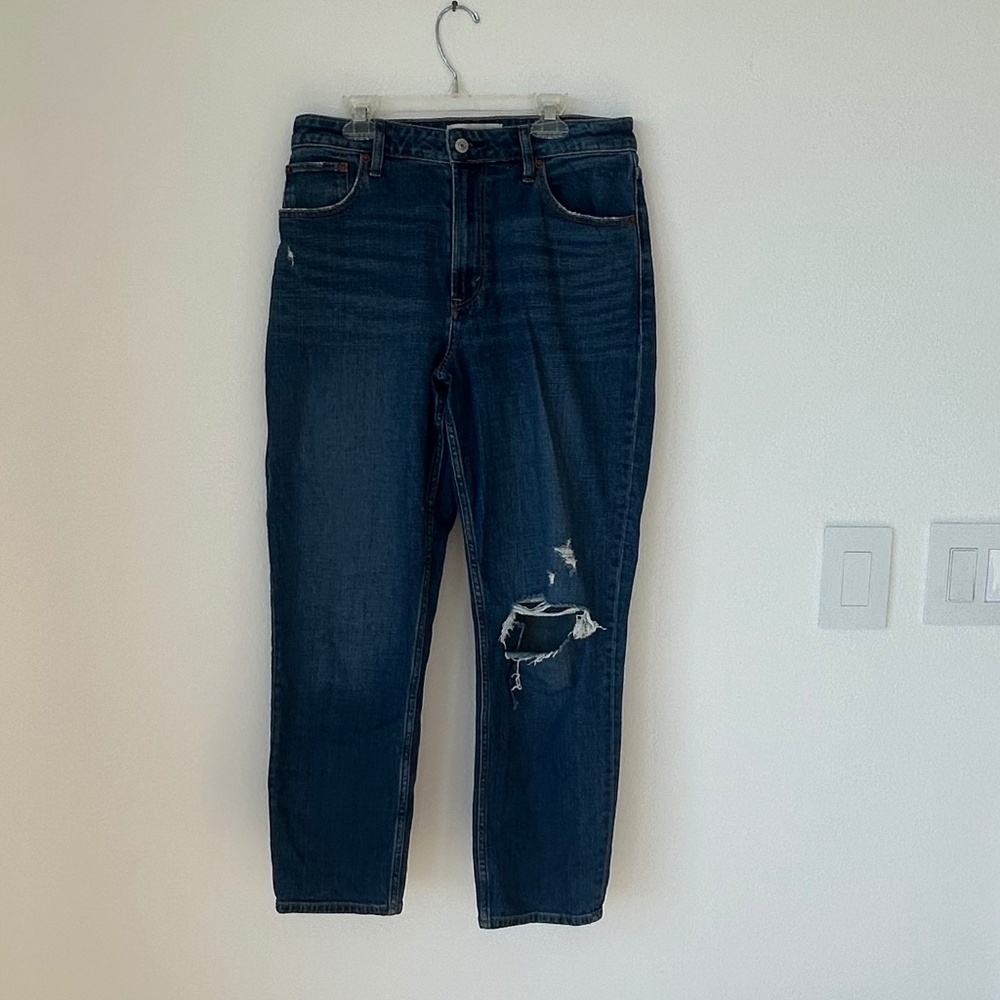 Abercrombie & Fitch Curve Love “The Mom” High Rise jeans – size 28